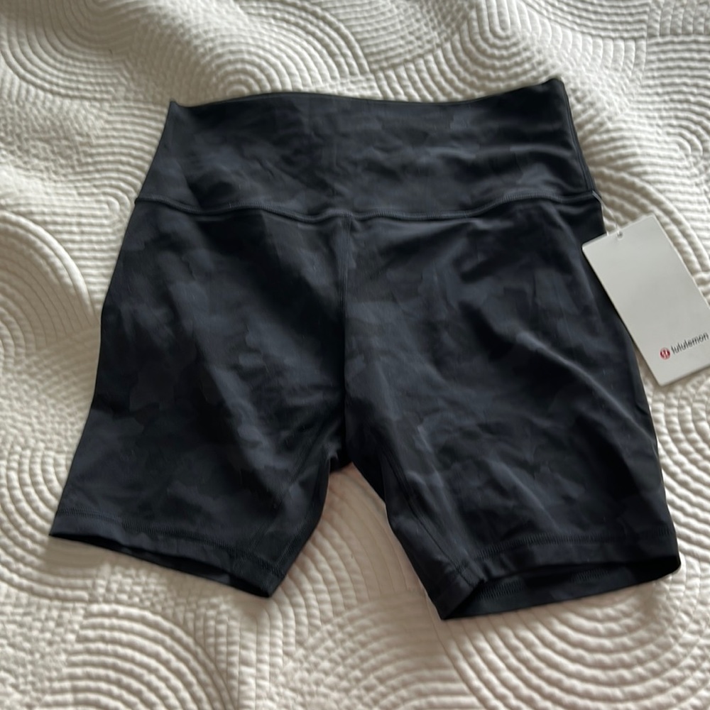 Never worn before, don’t quite fit. New!